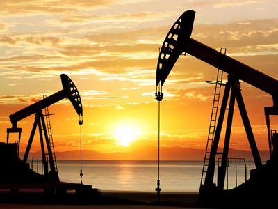 Üreticiler karlarını korumak için dünyayı ateşe attı! Petrol rekora koşuyor!