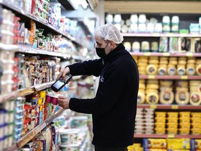 Sahte indirim dönemi tarihe karışıyor! Ürün etiketlerinde yeni düzenleme başladı, 2 fiyat birden gözükecek