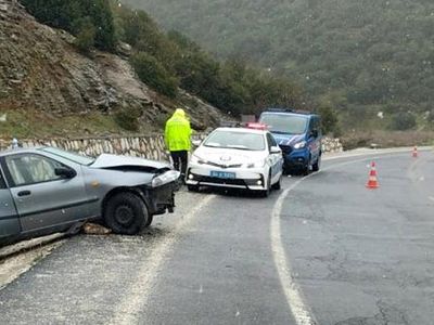 Uşak'ta Trafik Kazası: 3 Yaralı