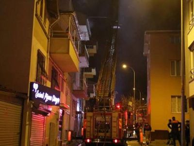 Uşak'taki Çatı Yangını Hasara Sebep Oldu