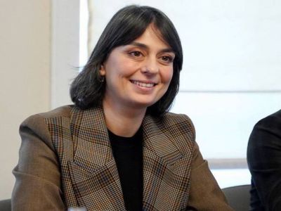 Üsküdar Belediye Başkanı Sinem Dedetaş kimdir, hangi görevlerde bulundu?