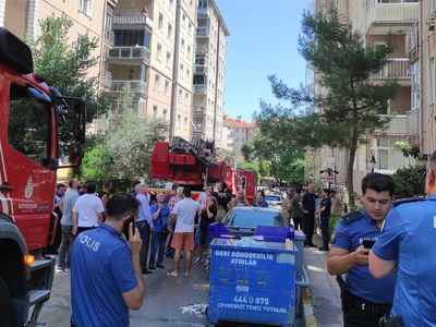 Üsküdar'da korku dolu anlar! Bir apartman dairesinde doğalgaz patlaması meydana geldi