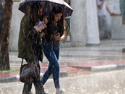 Uyarılar peş peşe geldi: Sağanak yağış o bölgeleri etkisi altına alacak