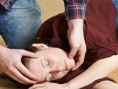 Uykuda epilepsi nöbeti belirtileri nelerdir? Uykuda epilepsi nöbetine müdahale nasıl olur?