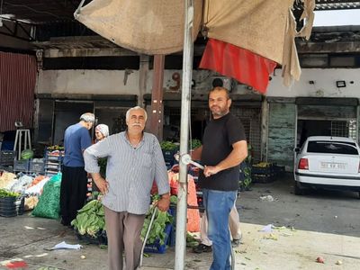Şemsiye ile uçan ve sosyal medyada gündem olan adam uzay yolculuğuna aday oldu!