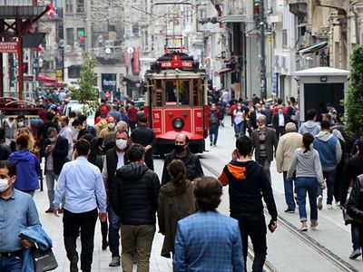 Pandemi ne zaman bitecek? Uzmanlar açıkladı: Yoğun bakımda yatan hasta sayısı azaldı