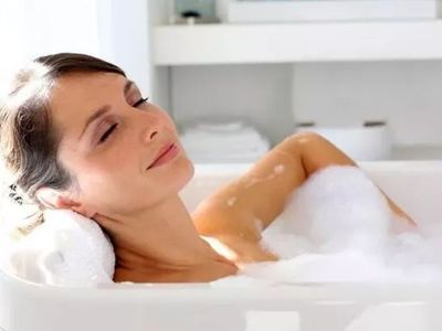 Uzmanlardan günlük banyo yapanlara önemli uyarı! Sık sık yıkanmak o hastalığı tetikliyor