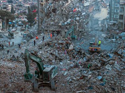 Uzmanlardan peş peşe uyarılar: Deprem o bölgenin batısına ilerliyor