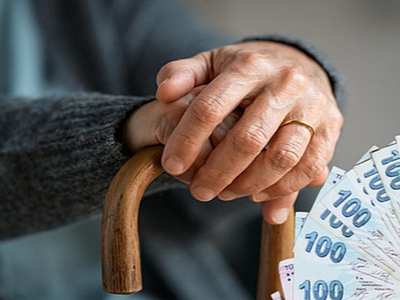 Vakıfbank'tan emekli vatandaşa 12.000 TL! Hemen banka müşterisi olan ödemesini alacak