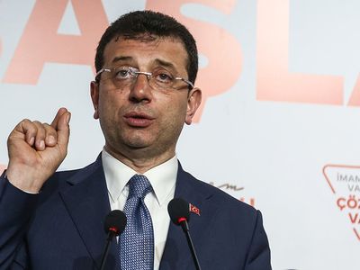 Vakıflara Para Aktarıyorlar İddiası Çöktü! CHP'li İBB, Kendi İddiasını Yine Kendisini Yalanladı