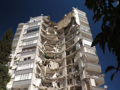Valilik inşaatları durdurdu: Betonu döktükleri sırada yaşandı