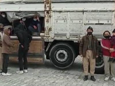 Van'da Bir Kamyonun Kasasında 112 Kaçak Göçmen Yakalandı