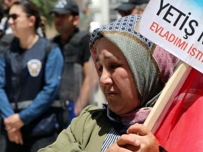 Van'da evlat nöbetindeki anne yürekleri yaktı: "Bayram geldi gitti, hep gözümüz yolda"