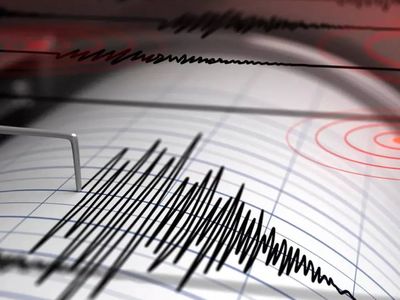Van’da şiddetli deprem: Vatandaşlar panikle sokağa döküldü