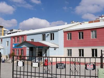 Van'da Vakalar Artıyor: Eğitime Ara Verildi, Mahalle Karantinaya Alındı