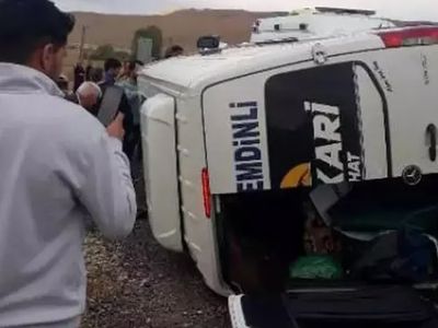 Van’da yolcu otobüsü devrildi: Çok sayıda yaralı var