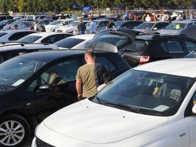 Vatandaşa araç satmayıp stok yapıyorlardı: Sektörde gelecek iki yıl için kötü haber