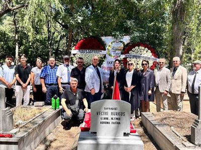 Vecihi Hürkuş kabri başında anıldı