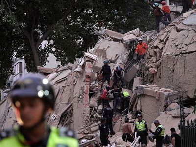 Venezuela Peş Peşe 7,1 ve 7,5 Depremle Sarsıldı