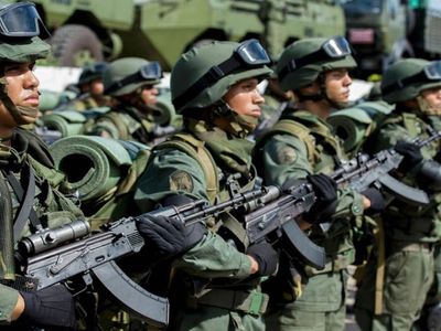 Venezuela’dan İngiltere’ye sert uyarı: Savaş gemileri çekilene kadar tüm unsurlar alarm seviyesinde