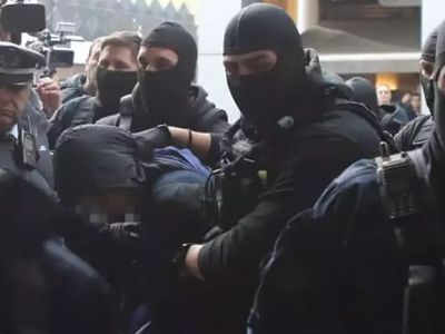 Voleybol maçında skandal olay: Yoğun bakıma alınan polis hayatını kaybetti
