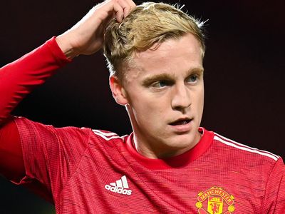 Xavi Hernandez Donny Van de Beek'in Barcelona'ya Transferini Veto Etti!