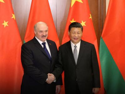 Xi Jinping ve Lukaşenko Pekin'de bir araya geldi