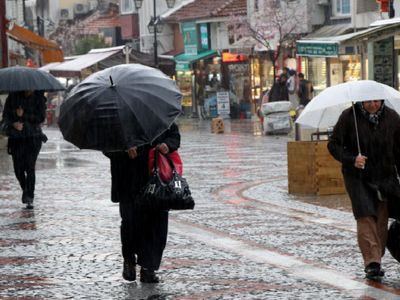 Yağışlı ve serin hava geri geldi: Meteoroloji’den yeni uyarı