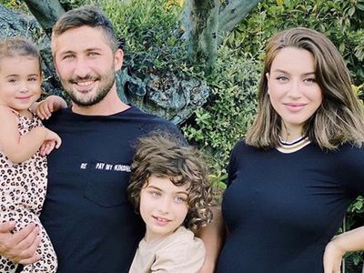 Yağmur Sarıoğlu Yeni Oyuncağı İle Görüntülendi!