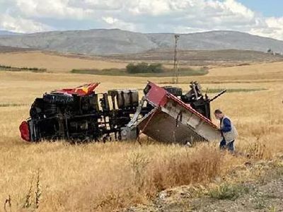 Yangına Müdahaleye Giden İtfaiye Aracı Devrilerek Kaza Yaptı: 3 Yaralı