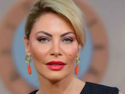 Yaşadığı baba acısını sosyal medyadan paylaşan Seray Sever hayranlarının yüreğini burktu