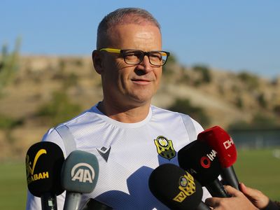 Yeni Malatyaspor Teknik Direktörü İrfan Buz'dan Beşiktaş Açıklaması!