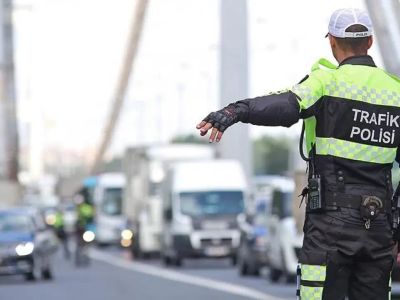 Yeni trafik cezaları cep yakacak: Drift, makas, ters yön! “Araba sattıracak” cezalar Meclis’te