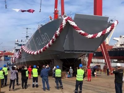 Yerli Çıkarma Gemisi Marmara Denizi'ne İndirildi