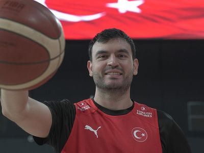 Yiğit Arslan: EuroBasket 2025'te Madalya Hedefi Gerçekçi