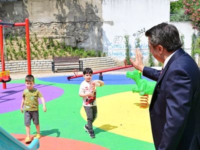 Yıldırım'da parklara yaz bakımı