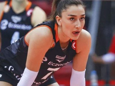 Yılın bomba aşk iddiası! Milli voleybolcu Hande Baladin bakın gönlünü Galatasaray'ın hangi yıldız ismine kaptırdı