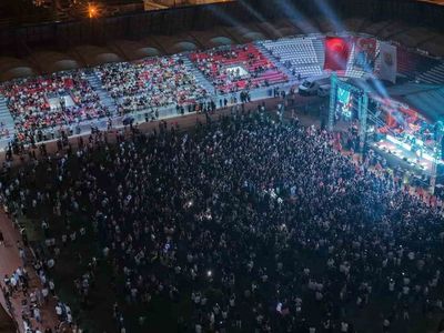 Yks sonrası gençler derya uluğ konserinde buluştu