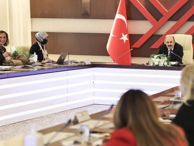 YÖK Başkanı Yekta Saraç: Kadın Akademisyen Sayımız, Türk Akademisi İçin Yüz Akı Bir Durum