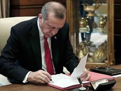 YÖK görevden alınan 6 isim, yeni atanan 5 kişi kimler? Cumhurbaşkanı Erdoğan imzalı atama kararı Resmi Gazete'de yayımlandı