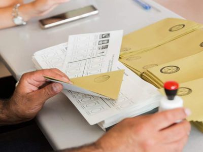 YSK Başkanı Yener açıkladı: Seçimde elektronik sisteme geçiliyor