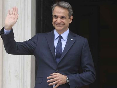 Birleşik Arap Emirlikleri'ne resmi ziyarette bulunan Yunanistan Başbakanı Kiryakos Miçotakis: Doğalgazı bizden geçirin!