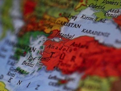 Yunanistan tahriklere devam ediyor: Yunan komutandan skandal fotoğraf