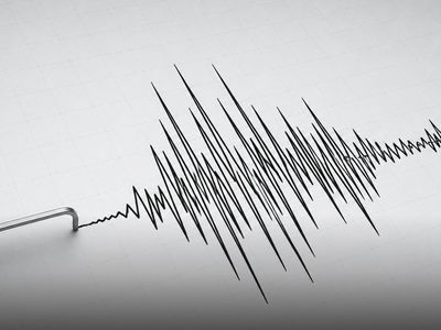 Yunanistan’da Deprem Alarmı: Çok Sayıda Ev Hasar Gördü