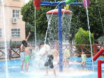 Yüreğir Belediyesi su oyun parklarını yaz sezonuna açtı