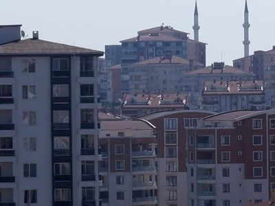 Yüzde 300’ün zammın üzerine 1 yıllık peşinat! Öğrenciler konut fiyatlarını görünce isyan etti