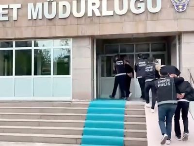 Zehir tacirlerine operasyon yağmuru: 976 kişi tutuklandı