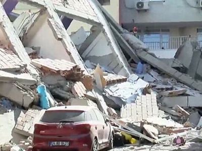 Zeytinburnu'nda Bina Çöktü! Ekipler Bölgeye Sevk Edildi