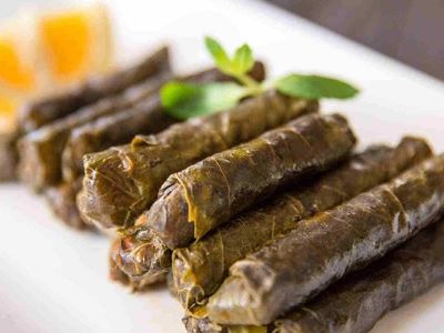 Zeytinyağlı yaprak sarma tarifi : en güzel ve lezzetli zeytinyağlı yaprak sarma nasıl yapılır? Zeytinyağlı yaprak sarma malzemeleri ve tarifi