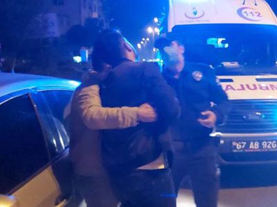 Zonguldak'ta Alkollü Şoför Motosikletli Sürücüye Çarptı! Arkadaşları Onu Kurtarmaya Çalıştı!